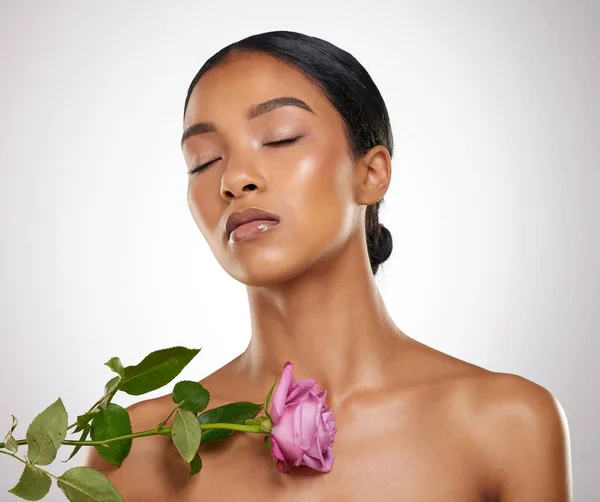 Flower Bloom Studio Shot Attractive Young Woman Posing Pink Rose — Foto Stock