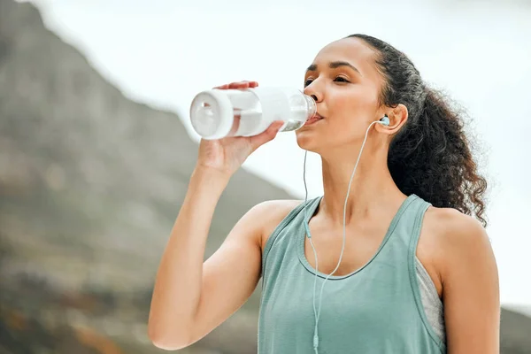 Taking Break Hydrate Young Woman Taking Break Working Out Drink — 스톡 사진