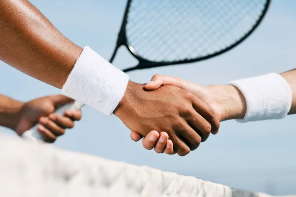 Pleasantly Surprised Two Unrecognizable Tennis Players Shaking Hands Tennis Match — Φωτογραφία Αρχείου