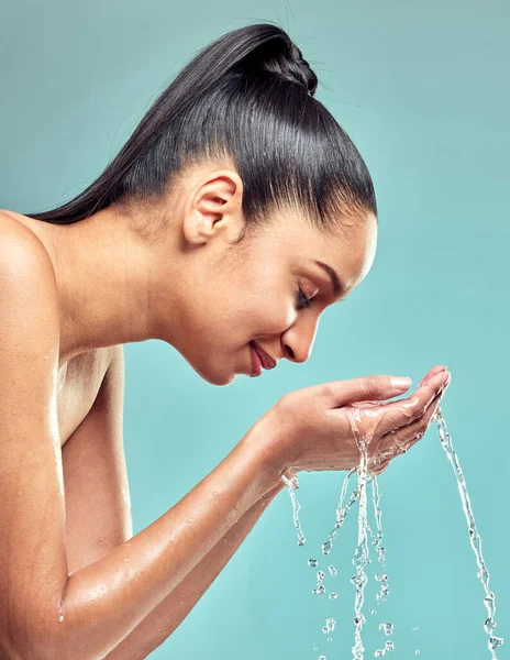 Time Daily Routine Young Woman Washing Her Face Splashing Water — Foto Stock