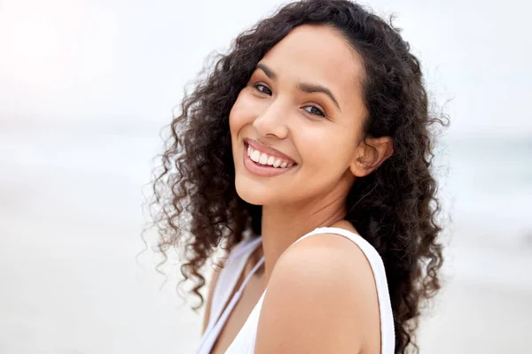 Beach Belong Young Woman Enjoying Day Beach — Stockfoto