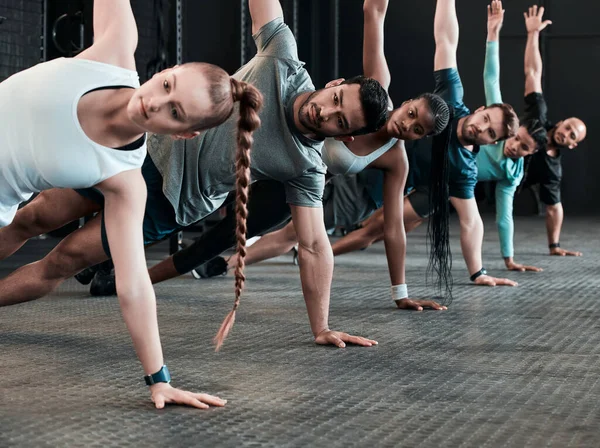 Breathe Pain Group Gym Friends Side Planking Together — Zdjęcie stockowe