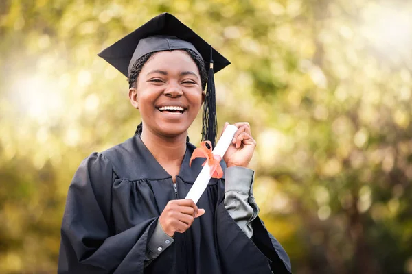 Put Much Work Portrait Young Woman Holding Her Diploma Graduation — Stock fotografie