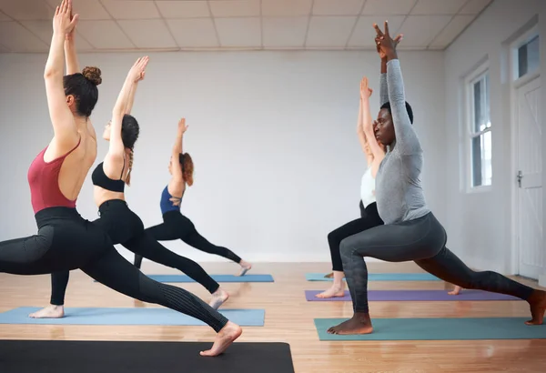 Your Legs Feel Burn Group Yoga Students Completing Lunges Warrior — Foto de Stock