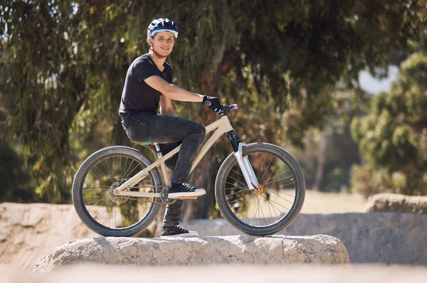 Portrait Handsome Man Wearing Helmet Taking Break Cycling His Bicycle — Zdjęcie stockowe