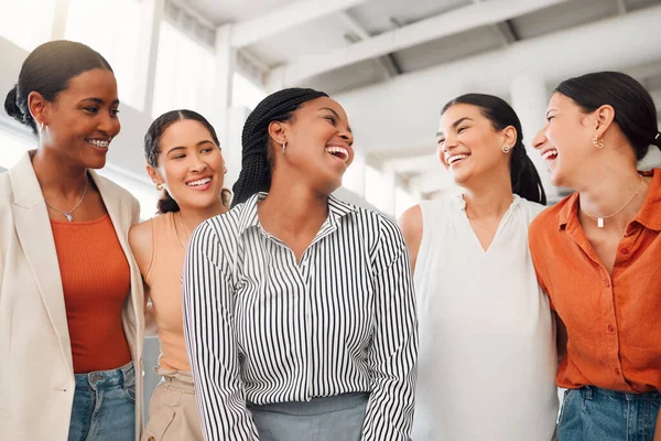 Diverse Group Five Happy Businesswomen Having Meeting Together Work Joyful — Foto de Stock