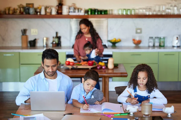 Family Working Kitchen Table Doing Homework Home Young Man Using — Stok fotoğraf