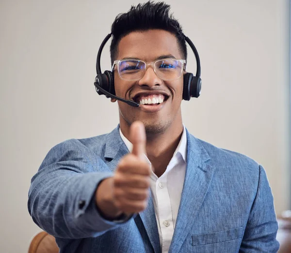 Always Closing Portrait Young Call Centre Agent Showing Thumbs While — Stock Photo, Image