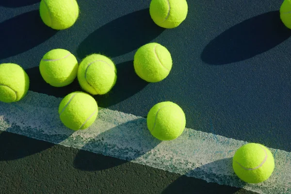 How Far Can Empty Tennis Court Tennis Balls Day — Stockfoto