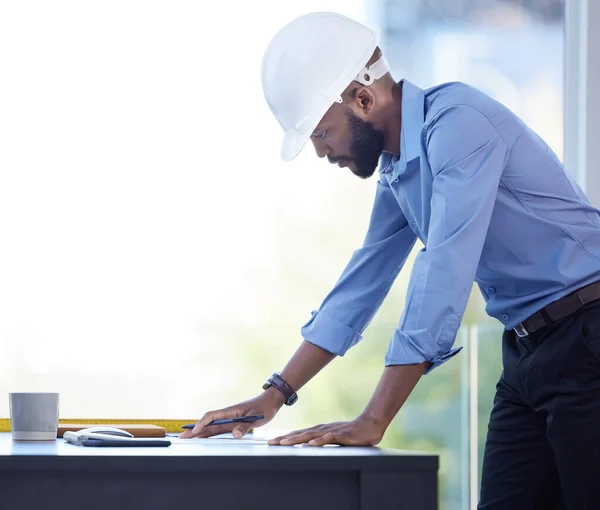 Plan Needs Perfect Young Businessman Working Office — Fotografia de Stock