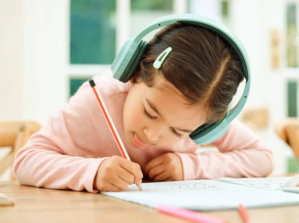 Music Homework Adorable Little Girl Listening Music While Doing Her — Stock fotografie