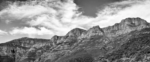 Black White Landscape Mountains Cloudy Sky Background Copy Space Nature — ストック写真