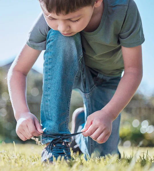 Can Tie Own Laces Whats Next Adorable Little Boy Tying — Stock fotografie