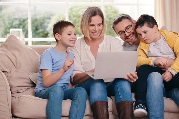 Saturdays Watching New Movies Young Family Bonding While Using Laptop — Fotografia de Stock