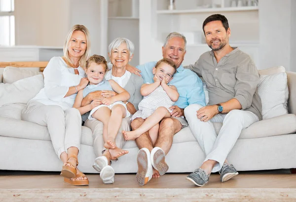Family Spending Time Together Home — Foto de Stock