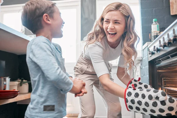 Baked Sweated Together Little Boy His Mother Sitting Front Oven — Stock Photo, Image