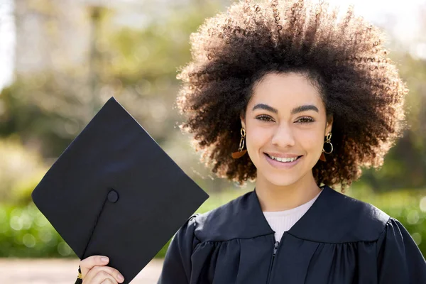 Going Make Most Achievement Portrait Young Woman Holding Her Cap — Photo