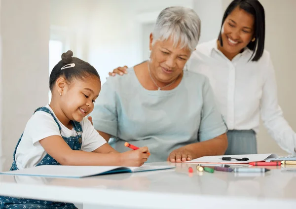 Could You Draw Grandma Young Girl Getting Help Her Mother — Stok fotoğraf