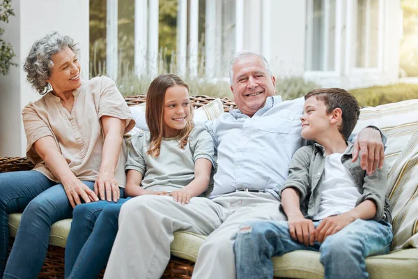 Have Both Our Grandchildren Senior Couple Sitting Two Grandchildren — Foto Stock