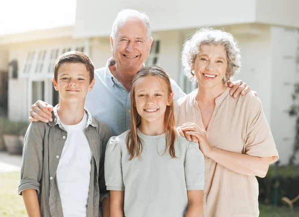 Theres Nothing Quality Time Family Senior Couple Standing Two Grandchildren — Stock Photo, Image