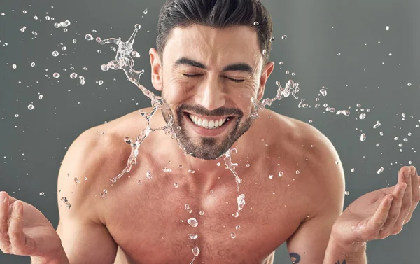 Use Gentle Cleanser Handsome Young Wan Washing His Face While — Stock Photo, Image