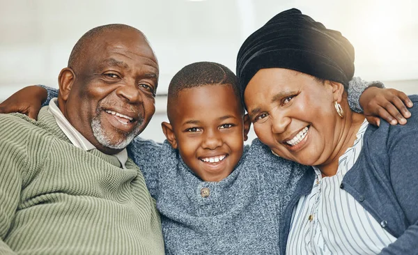 Our Day Little One Two Grandparents Bonding Grandchild Sofa Home — Fotografia de Stock