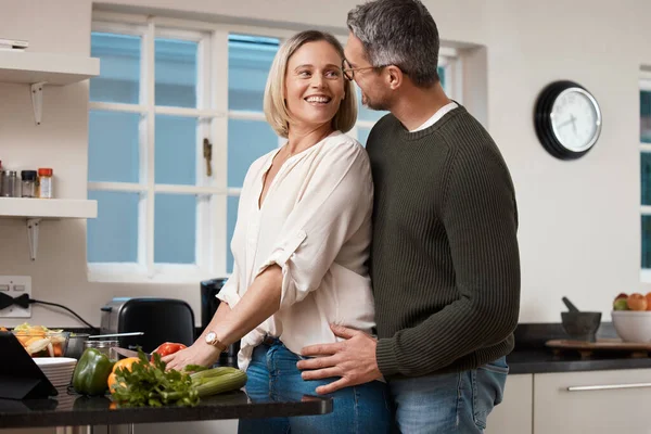 Dinner Ready Few Mature Couple Cooking Together Home — Stockfoto