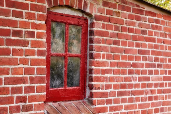 Old Dirty Window Red Brick House Home Ancient Casement Red — Fotografia de Stock