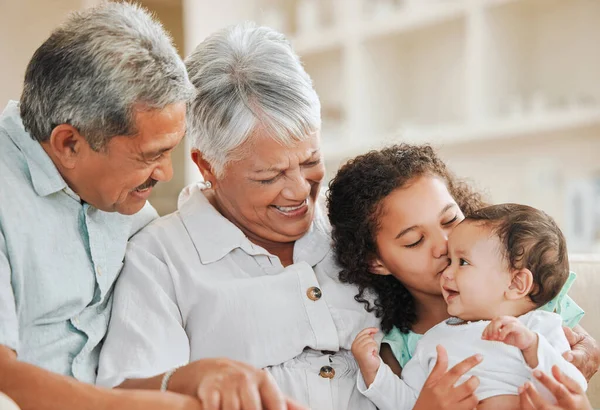 Cant Escape Love Grandparents Bonding Grandchildren Sofa Home — Stock Fotó