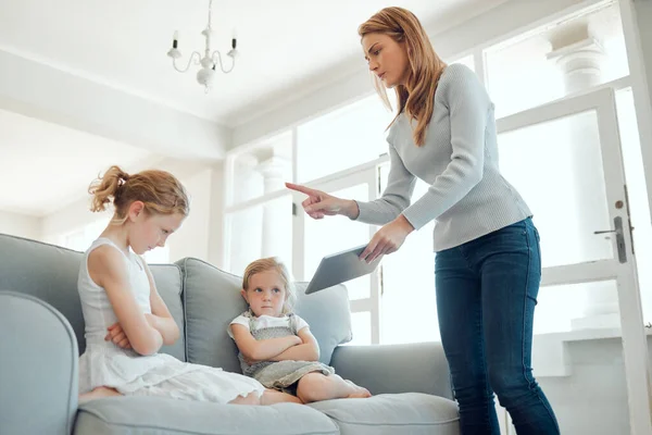 Told You Share Mother Fed Her Daughters Bickering Digital Tablet — Stockfoto
