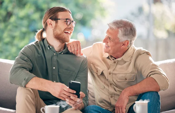 Nothing Beats Sound Your Son Laughing Young Man Using Smartphone — Foto Stock