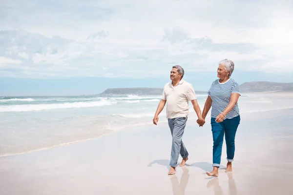 Nothing Feels Better Walk Beach Senior Couple Taking Walk Beach — 图库照片