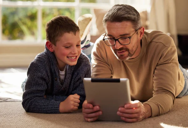 Dad Can Father Son Using Digital Tablet Together Home — Φωτογραφία Αρχείου