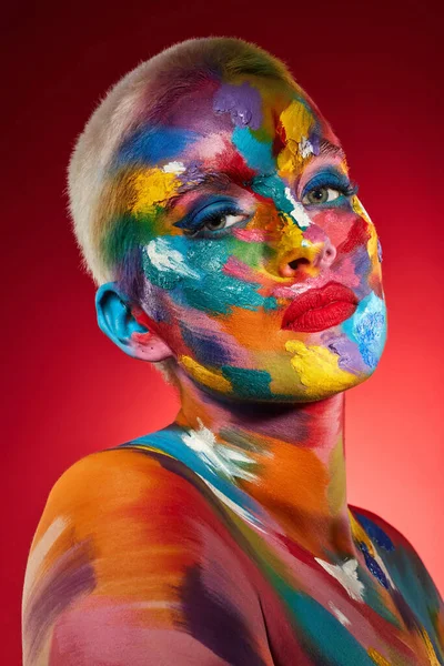 Were Meant See World Color Studio Shot Young Woman Posing —  Fotos de Stock