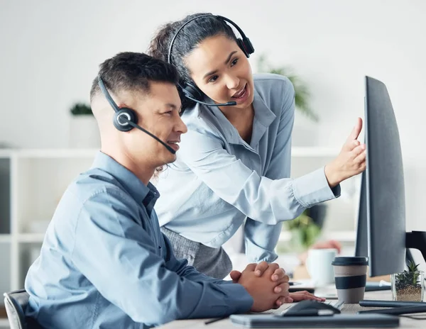 Collecting Analysing Customer Feedback Two Call Centre Agents Working Together — Foto de Stock