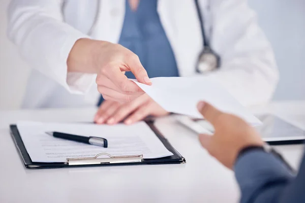 Your Prescription Unrecognizable Doctor Having Consultation Patient Clinic — Foto Stock