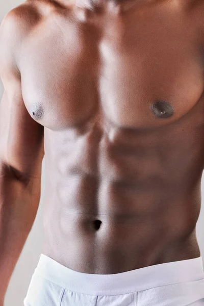 Pieces Muscular Man Posing Grey Background — Photo