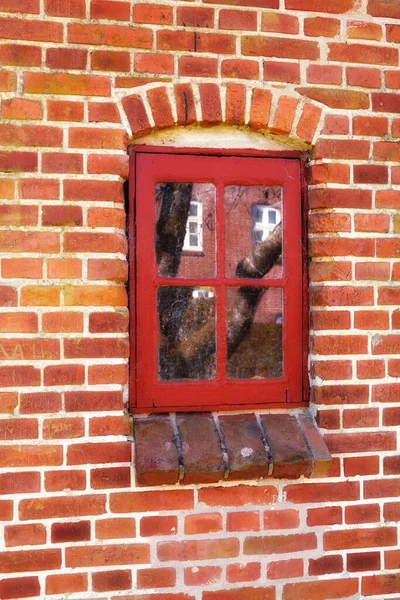 Dirty Window Old Red Brick House Background Architectural Built Structure — Foto Stock