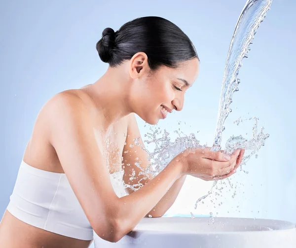 Happiness Habit Your Skincare Young Woman Washing Herself Blue Background — ストック写真