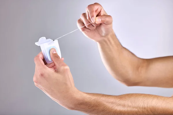 Flexing Flossing Unrecognizable Man Holding Dental Floss — Φωτογραφία Αρχείου