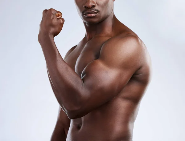 Buldging Biceps Unrecognizable Musclar Man Flexing Studio Grey Background — Stock Photo, Image