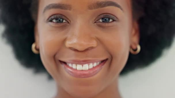 Face African American Woman Smiling Laughing Joy Camera Portrait Cheerful — Vídeo de Stock