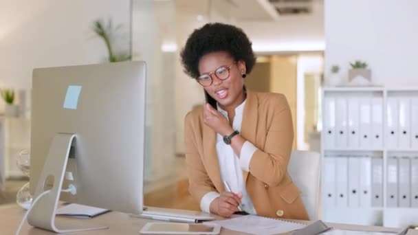 Black Secretary Booking Appointment Checking Stock Ordering Supplies While Talking — Stockvideo