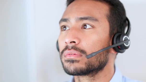 Closeup Face Young Call Center Agent Working Customer Service Helping — Vídeos de Stock