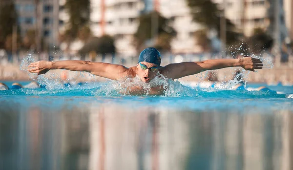 Aiming Personal Best Handsome Young Male Athlete Swimming Olympic Sized — ストック写真