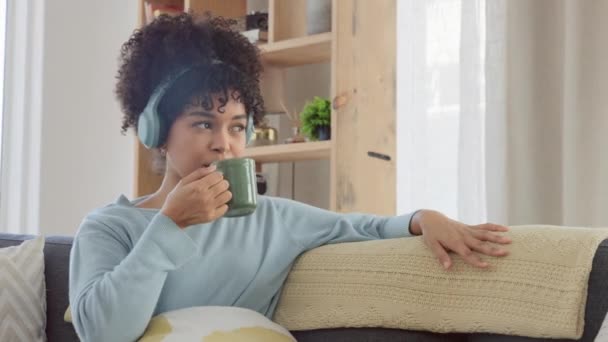 Woman Dancing Listening Music Headphones Drinking Cup Coffee While Relaxing — Vídeo de stock