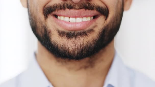 Nach Der Zahnärztlichen Untersuchung Saubere Zähne Zeigen Zufrieden Nach Einer — Stockvideo