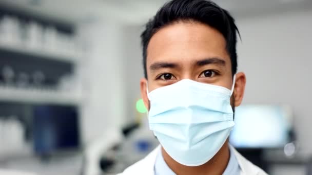 Happy Researcher Removing His Face Mask Finding Covid Cure Lab — Vídeo de stock