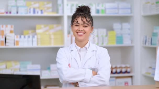Portrait Confident Proud Pharmacist Folded Arms Ready Assist Background Medication — Vídeo de Stock