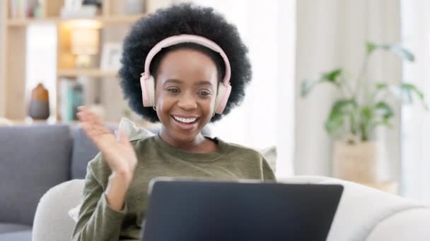 Woman Talking Videocall Using Laptop Headphones While Waving Hello Friends — Vídeos de Stock